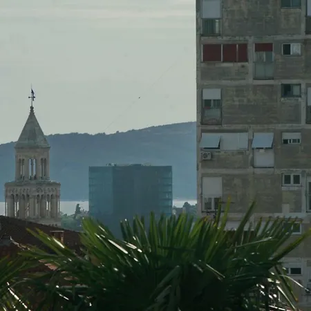 Spacious In The Center דירה