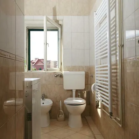 Appartement Spacious In The Center Split